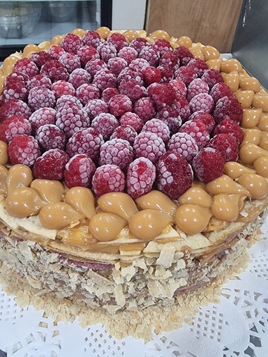 TORTA MANJAR FRAMBUESA (ENTERA)